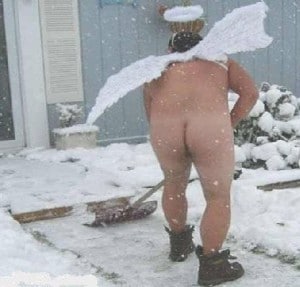 A Snow Angel, who works in the snowy terrain, was naked and looked incredibly attractive and seductive.