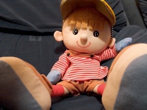 A cute cartoon character is displayed during the photo shoot, and it looks great.